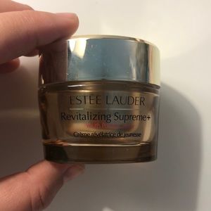 Estée Lauder Revitalizing Supreme +